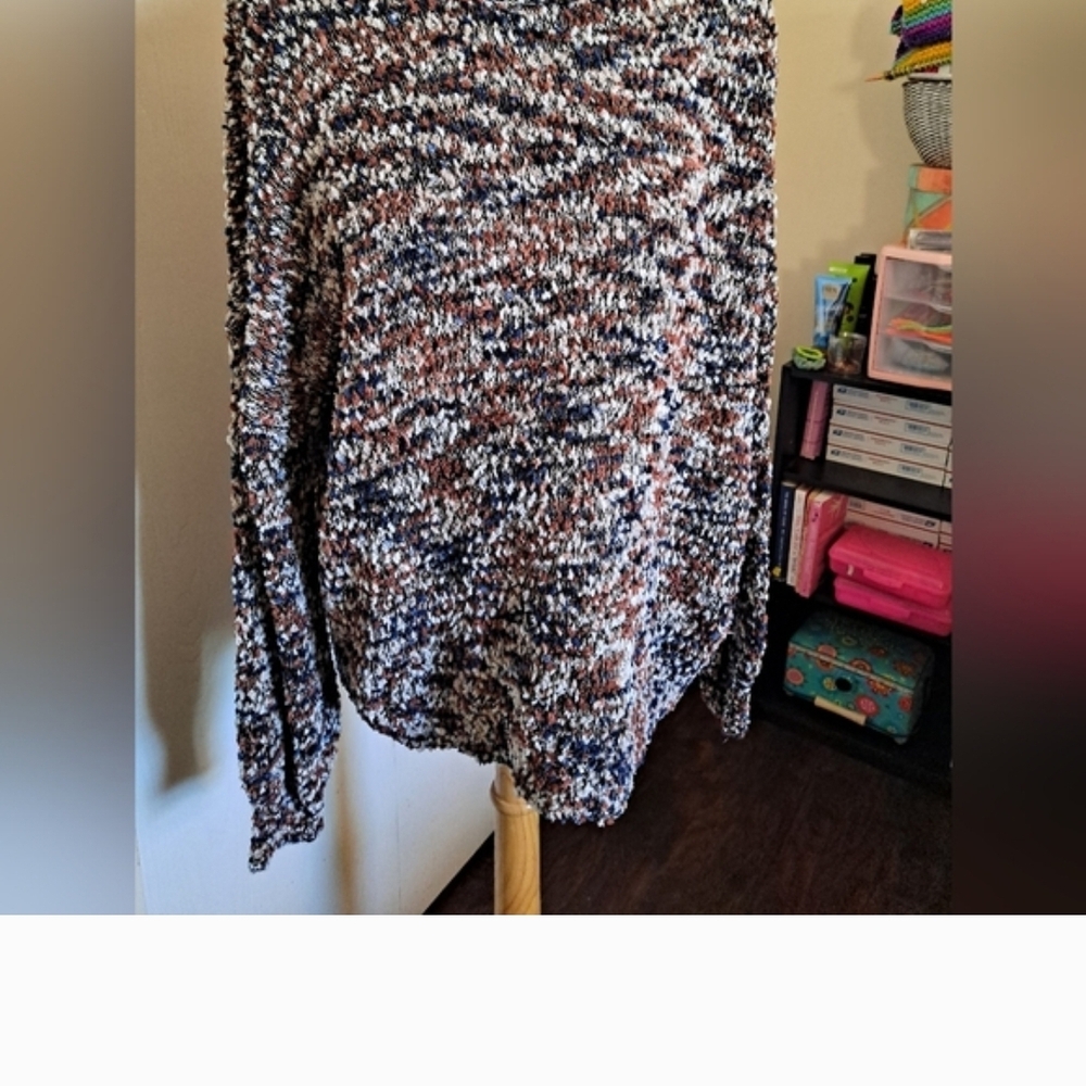 Sweaters. - Picture 4 of 4